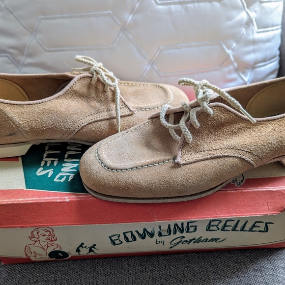 Genuine Vintage Bowling Belles by Gotham Shoes - Picture 3 of 7